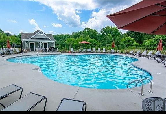 5th image of 46 Silverton Dr #47