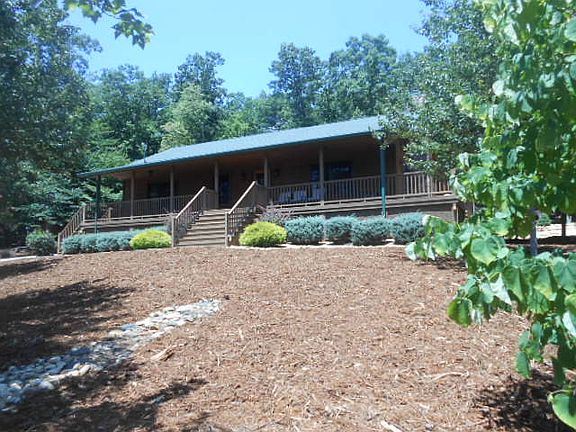 3rd image of 143 Mountain Vista Dr