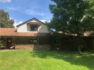 9933 Hillsdale Rd, Brecksville, OH 44141