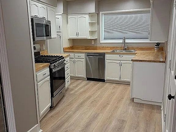 2nd image of 20 N Center St