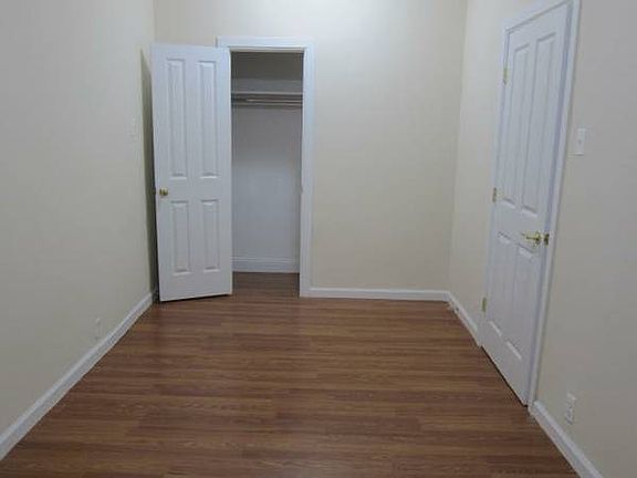 3rd image of 2915 21st Ave #1
