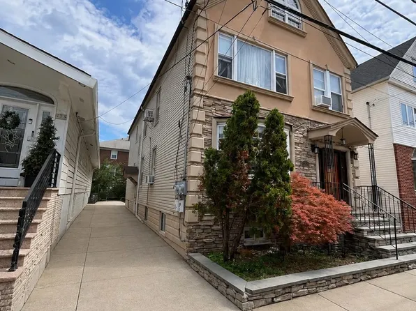 173 W 33rd St, Bayonne, NJ 07002