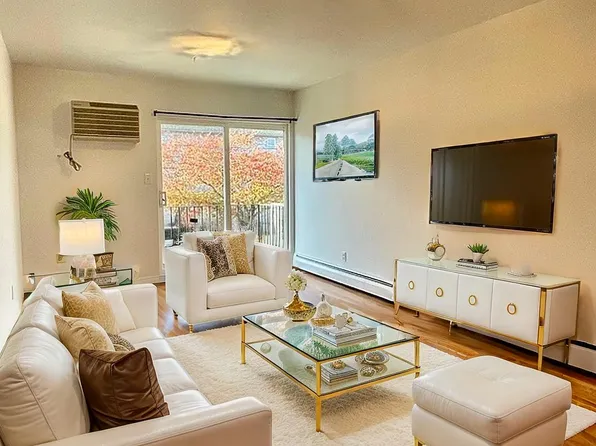 20-14 38th Street image 2 of 5