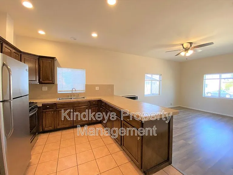 4674 Iowa St — Photo 5