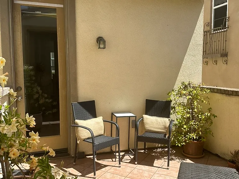 2nd floor patio