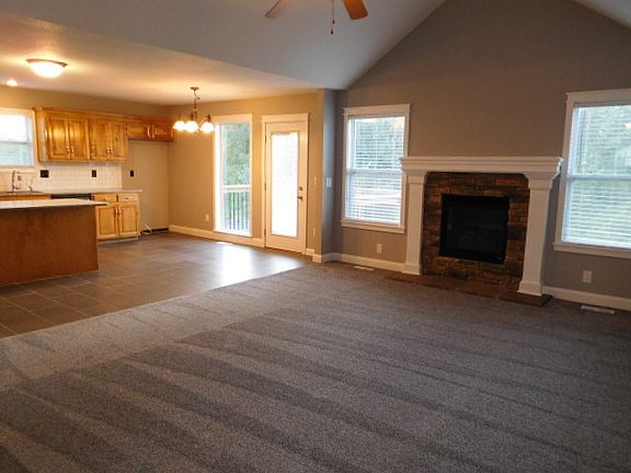 3rd image of 1208 Cross Creek Dr