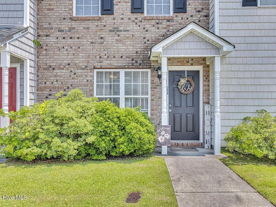 208 Bridgewood Dr