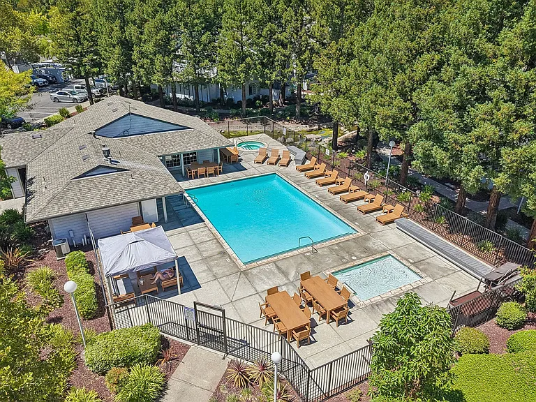 Country Brook Rental Condos — Photo 10