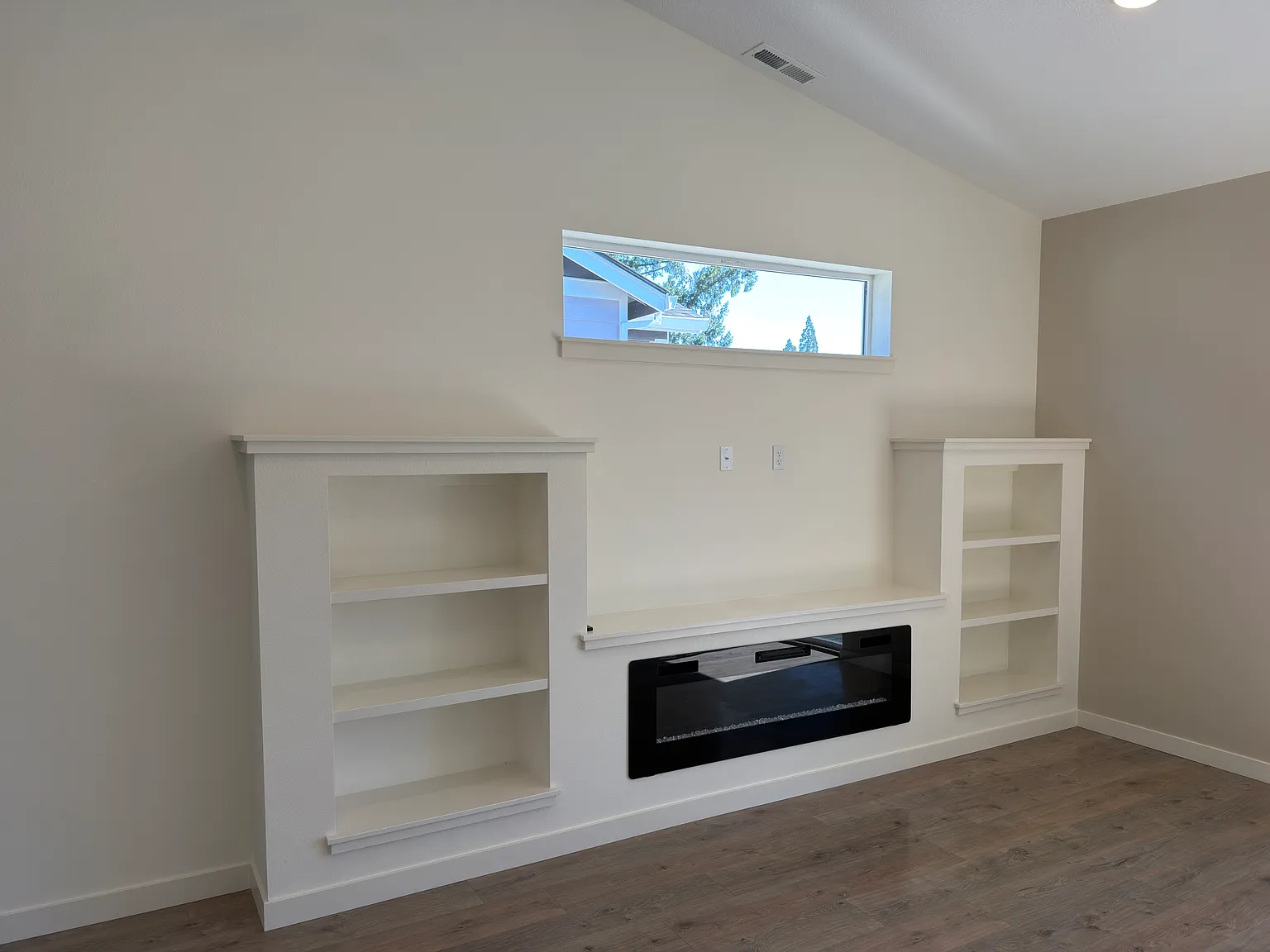 2360 Kingwood St — Photo 4