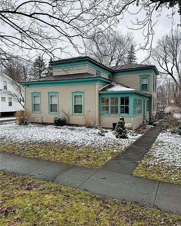 1st image of 808 Oswego St