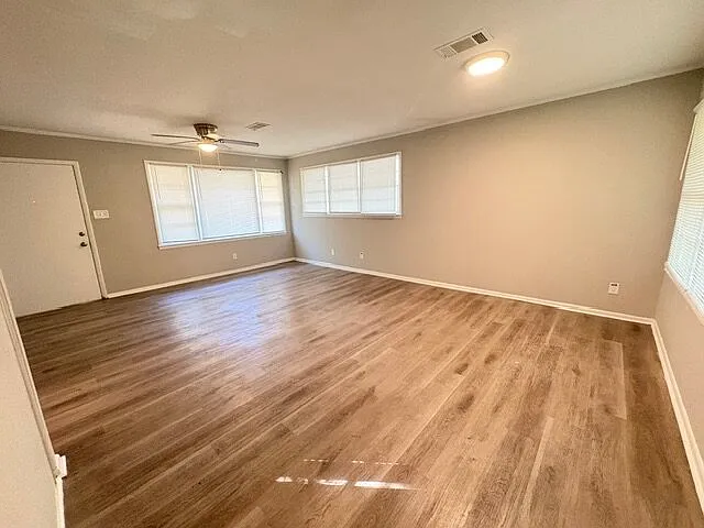 3674 Windemere Dr — Photo 3