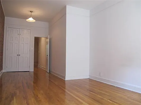 Rented by Metropolis Real Estate of Manhattan | media 10