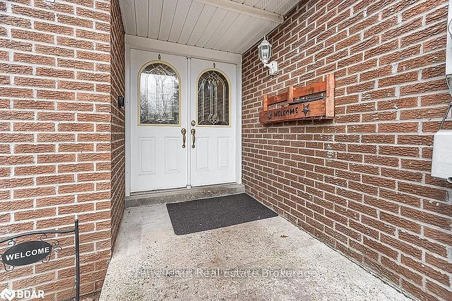 3 bed, $2,250 — Photo 2