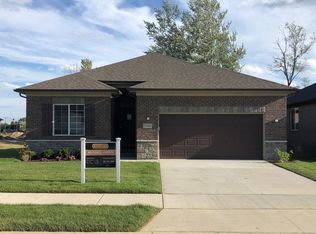 15265 Eton Pointe Dr, Clinton Township, MI 48035
