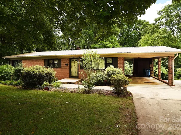 764 8th Ave SE, Hickory, NC 28602