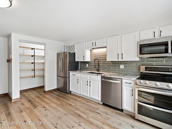 5th image of 360 E Simpson Ave APT 19
