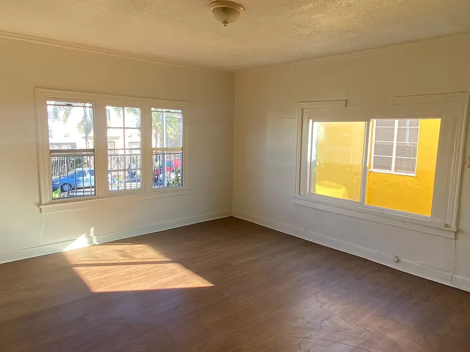 135 S Westmoreland Ave #9