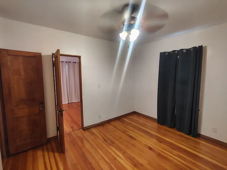 2568 E Seneca St — Photo 24