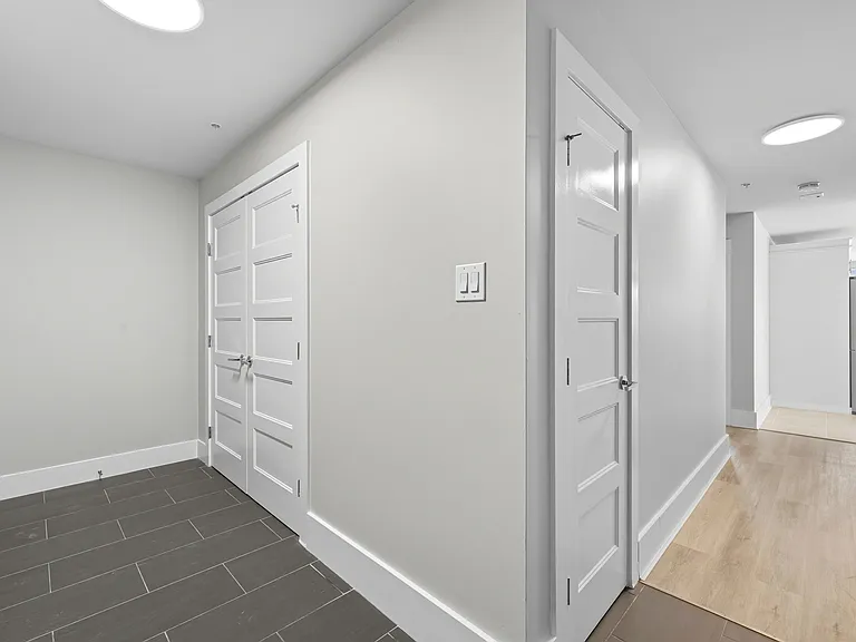 15 Kings Wharf Pl #602 — Photo 2