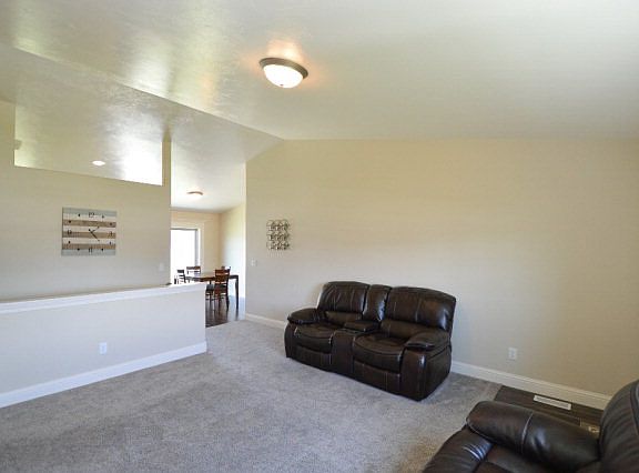 3rd image of 5111 E Nelson Dr