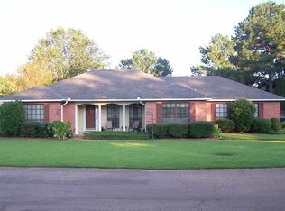 4 Parkview Rd, Clinton, MS 39056