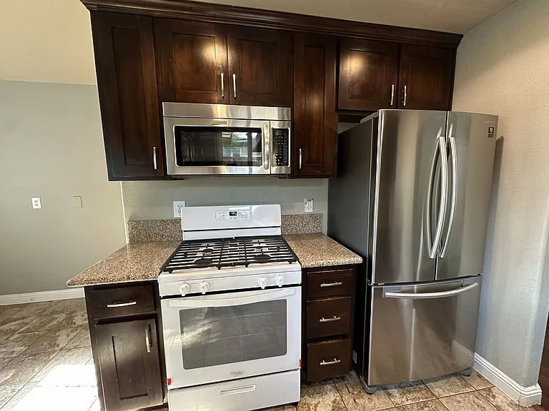 6200 Claussen Way — Photo 10