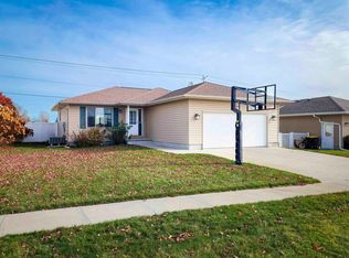 704 Blue Stem Cir, Norfolk, NE 68701