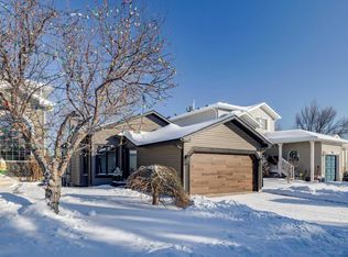 10 Somerside Mnr SW, Calgary, AB T2Y3G5
