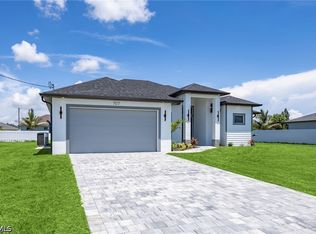 707 NW 7th Pl, Cape Coral, FL 33993