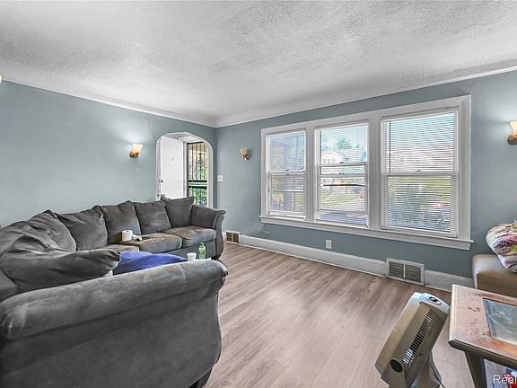 3rd image of 10046 Cheyenne St
