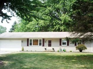 13575 Klopfenstein Rd, Bowling Green, OH 43402