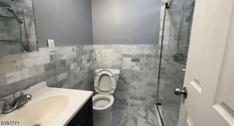 2nd image of 1072 E Grand St #3