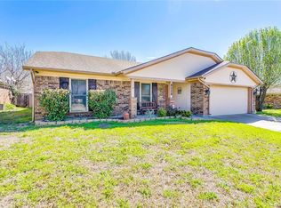 8228 April Ln, Watauga, TX 76148
