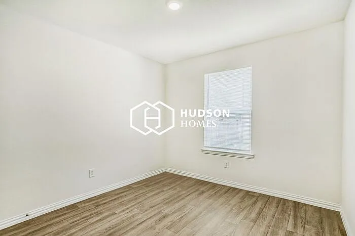 8521 Dosia St — Photo 6