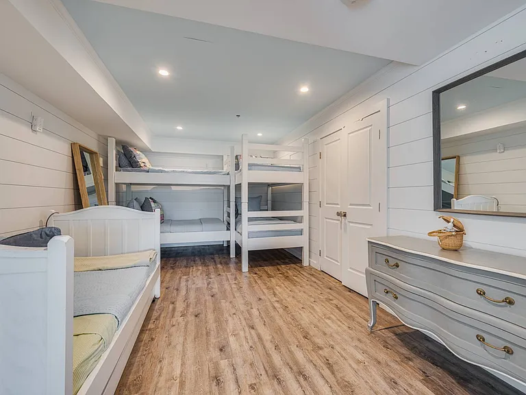 45 Dune Rd — Photo 28