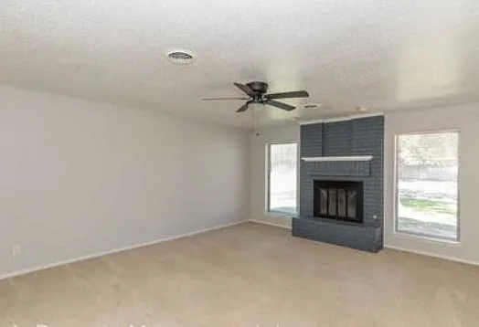 6715 Columbia Ln — Photo 7