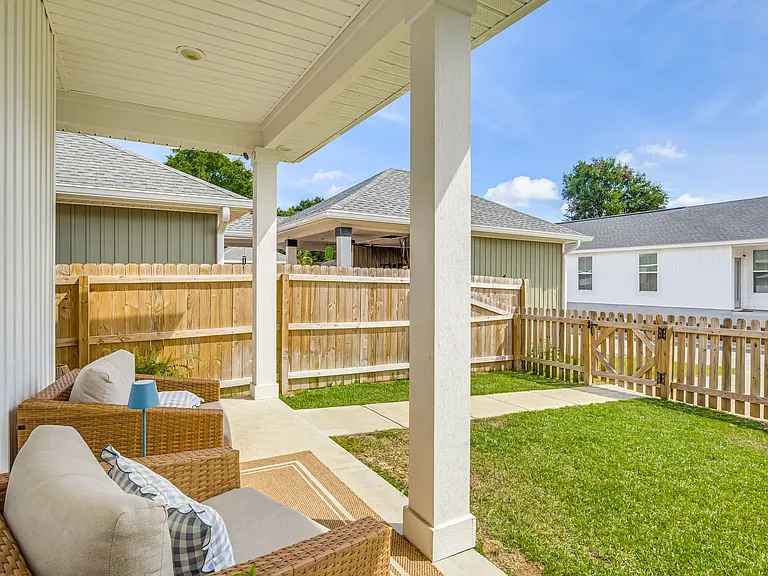 913 W Jackson St — Photo 42