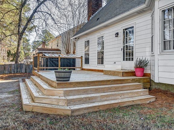 4th image of 4028 Benjamin Court
