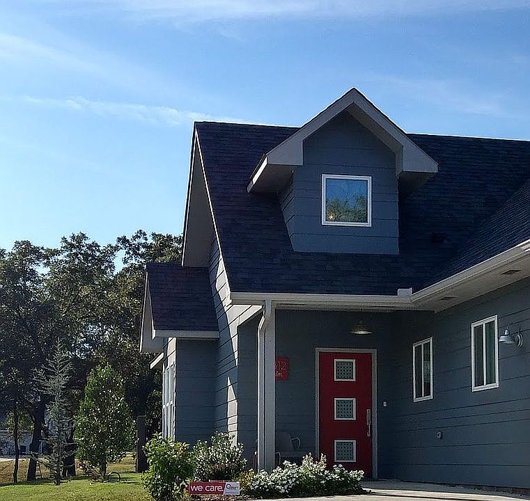 1st image of 1812 N Elm Ave
