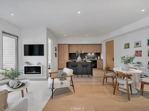 1030 N Kings Rd #201, West Hollywood, CA 90069