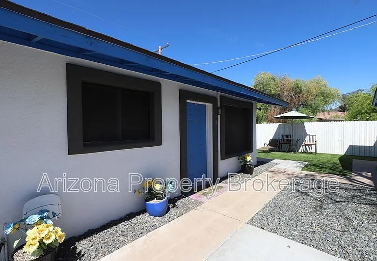 9603 N 5th St #B — Photo 2