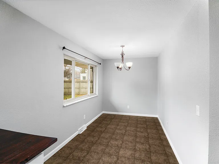2270 Wernert Ave — Photo 11