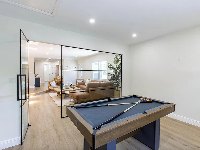 16932 W Aintree Dr — Photo 10