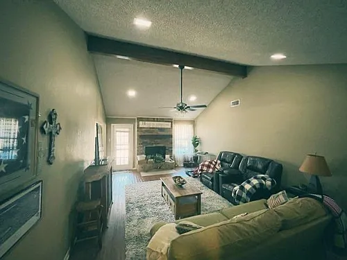 1108 Dirkson St Photo 1