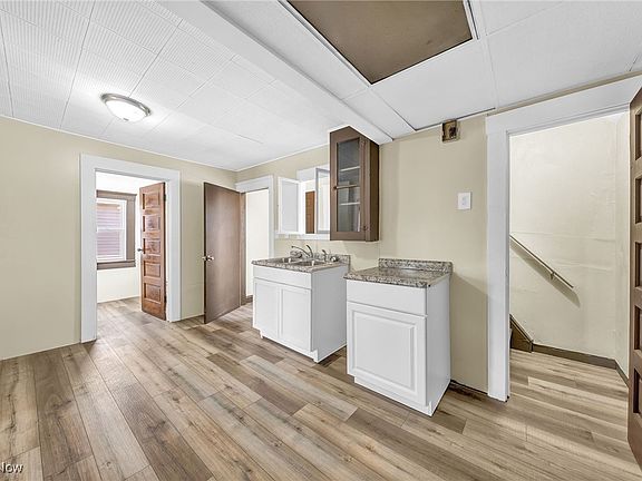 3rd image of 4310 Woburn Ave