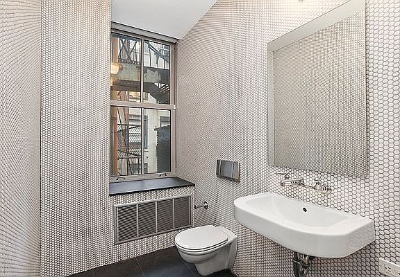 5th image of 97 Wooster St APT 3