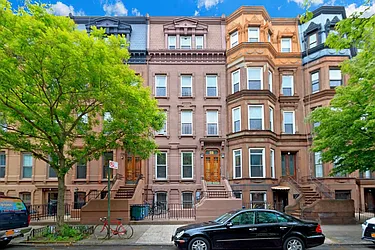 Rented by R New York