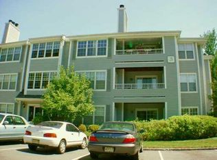 310 Raintree Ct, Helmetta, NJ 08828