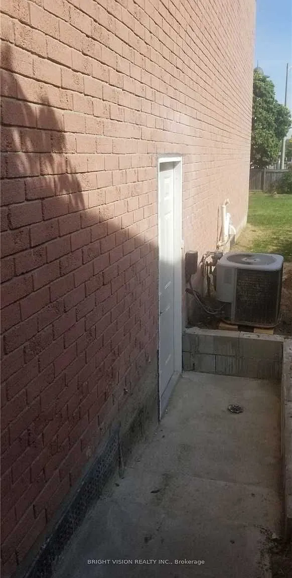2 bed, $1,650 — Photo 2