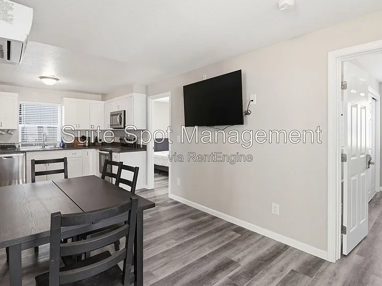 160 Harrison Ave #E3 — Photo 13